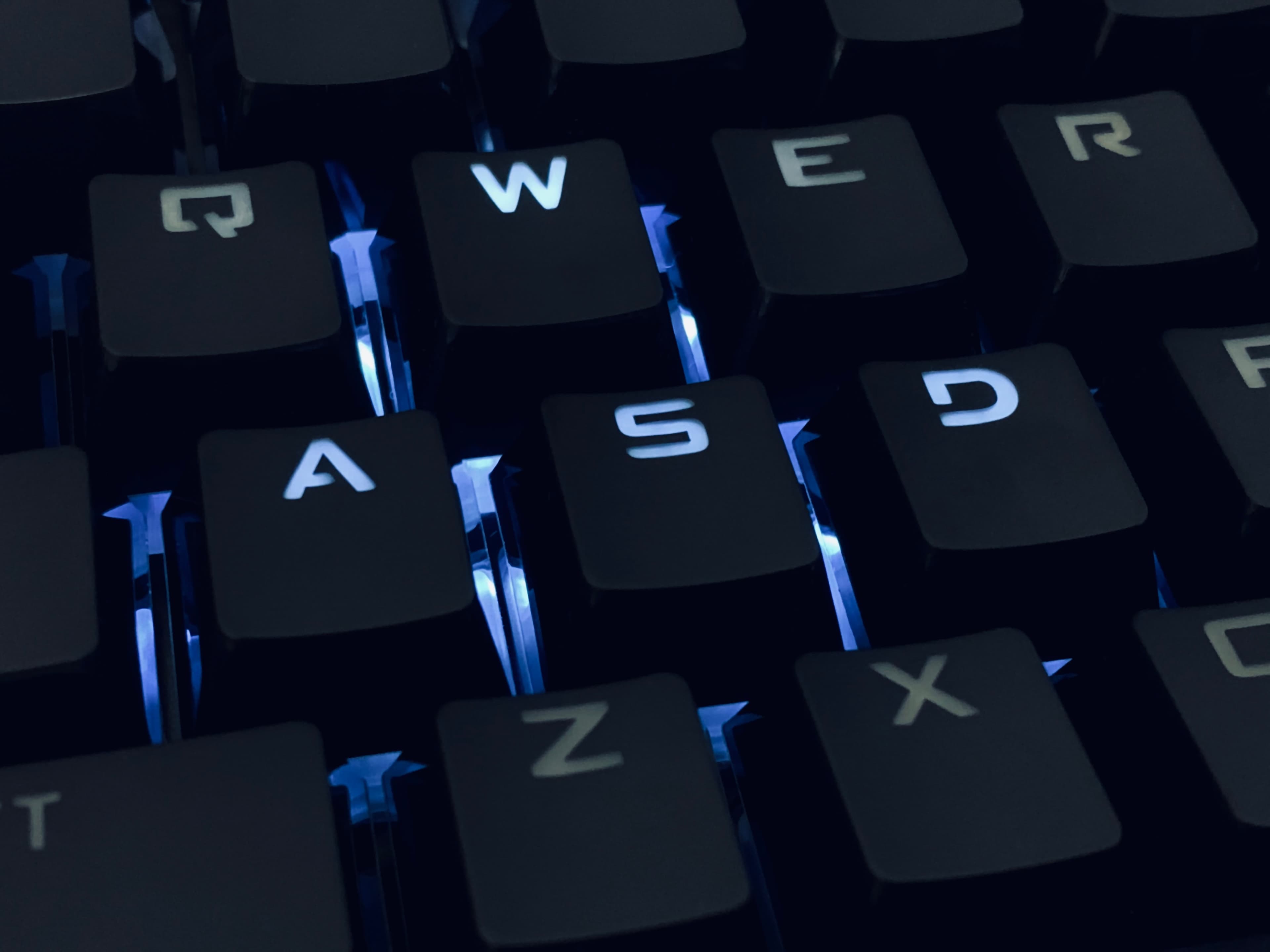 Creating auto-complete types without restricting values in TypeScript